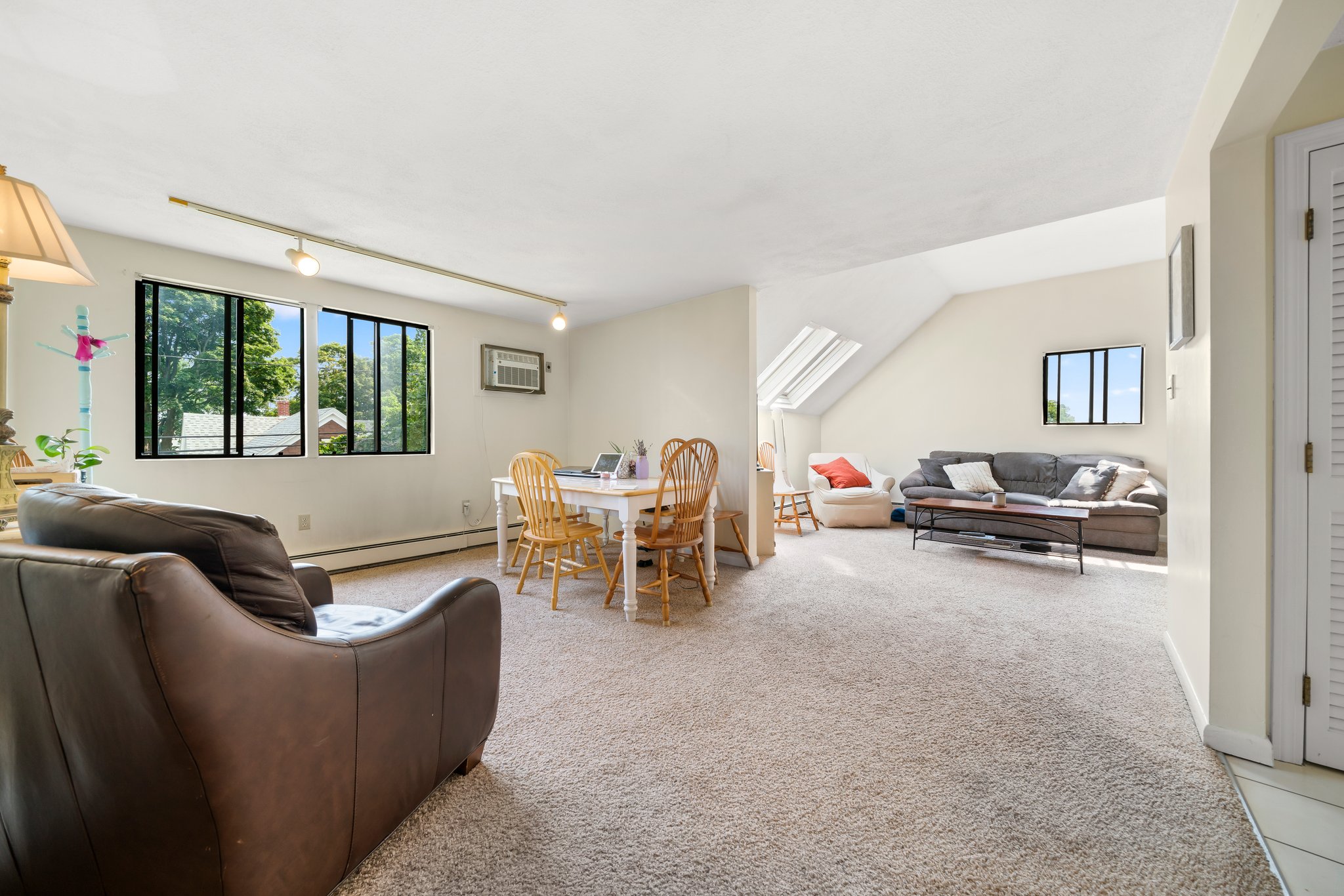 3 bed, 2 bath apartment for rent at 59 South Walnut St Unit C, Quincy — photo 4 of 17