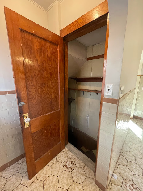 3 bed, 1 bath apartment for rent at 8 Hallet Unit 1, Dorchester — photo 21 of 27