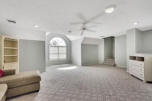 32 Penniman Cir, Stoughton