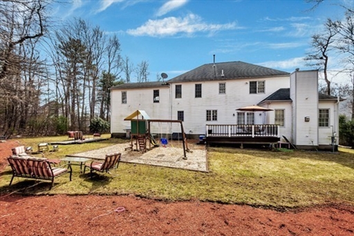 32 Penniman Cir, Stoughton