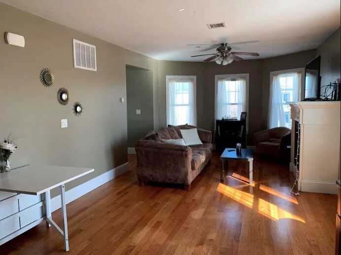 71 Spring St, Bridgewater