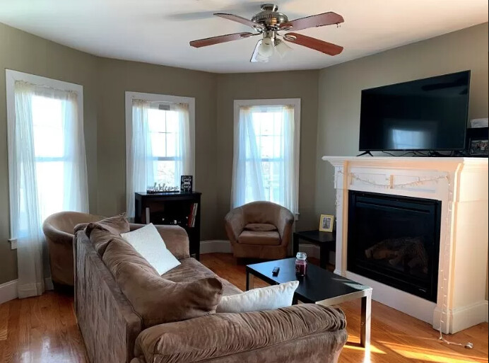 71 Spring St, Bridgewater