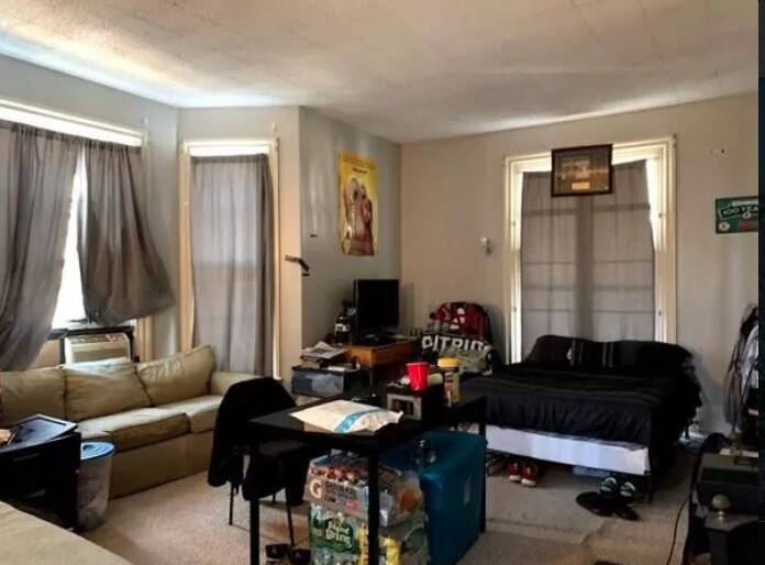 81 Grove St, Bridgewater