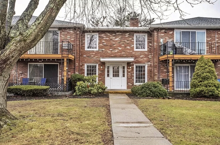 79 Fountain Ln, Weymouth