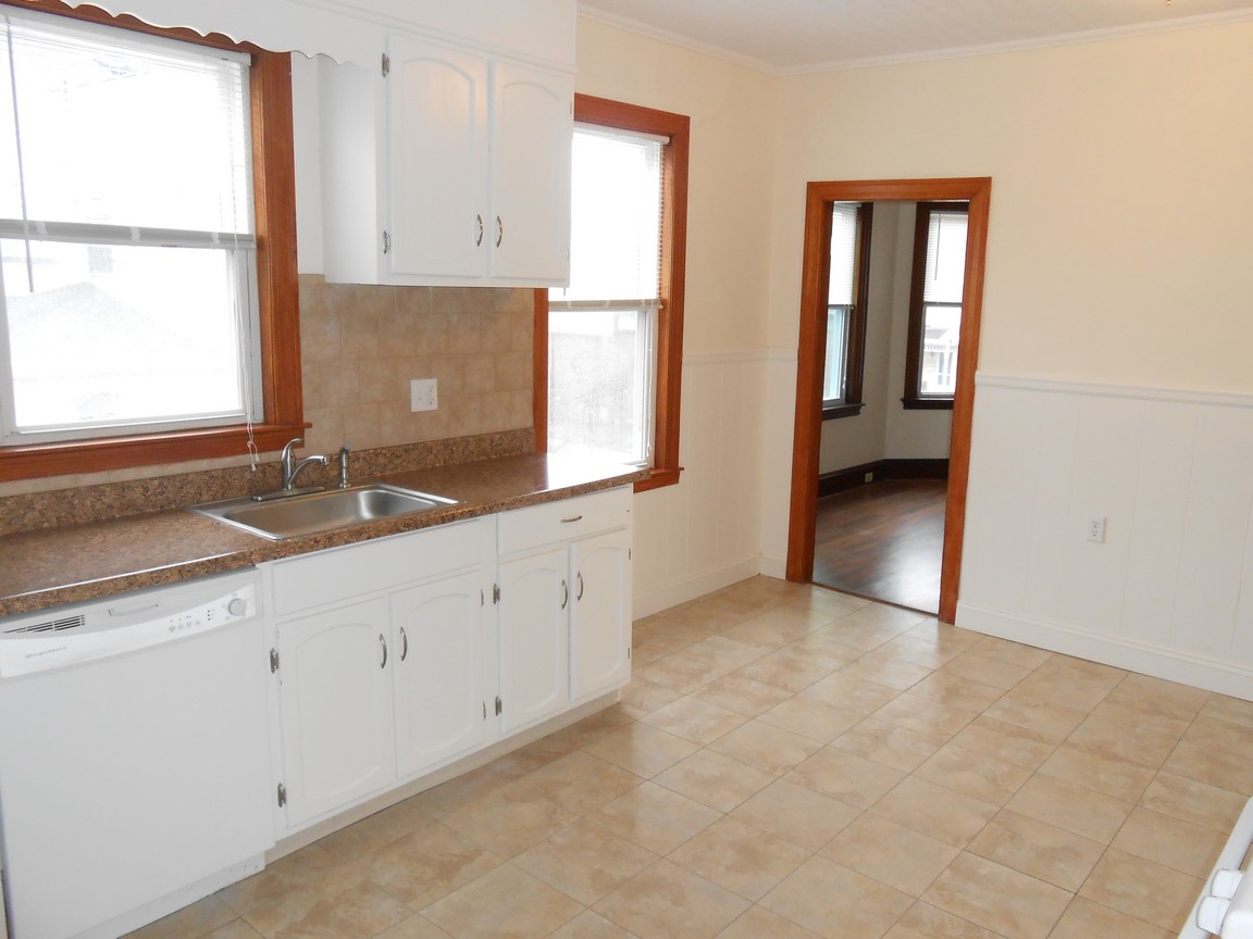 42 Bradford St, Quincy