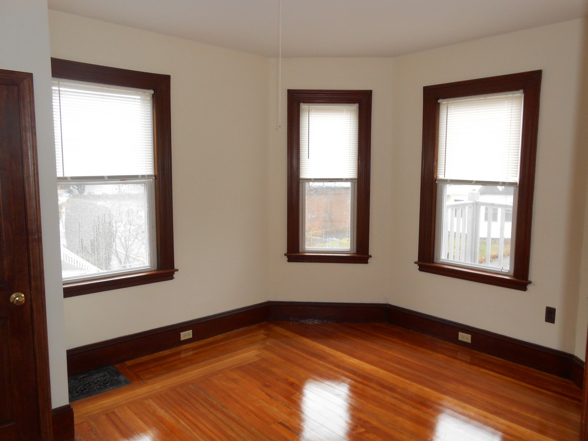 42 Bradford St, Quincy
