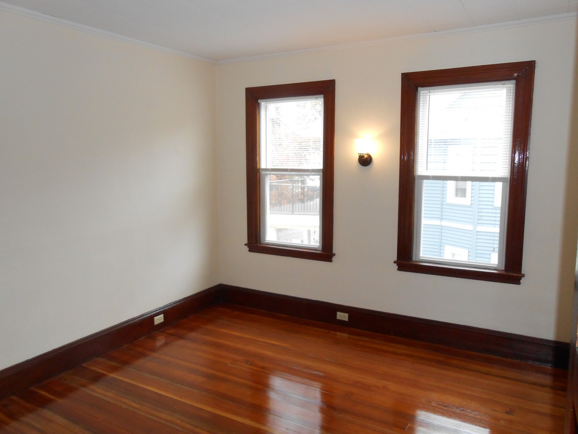 42 Bradford St, Quincy