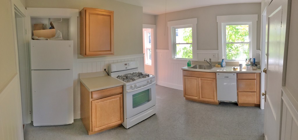 22 Oxford Ave, Belmont