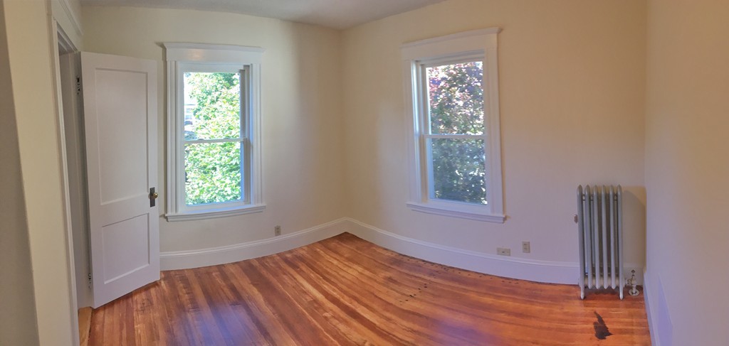 22 Oxford Ave, Belmont