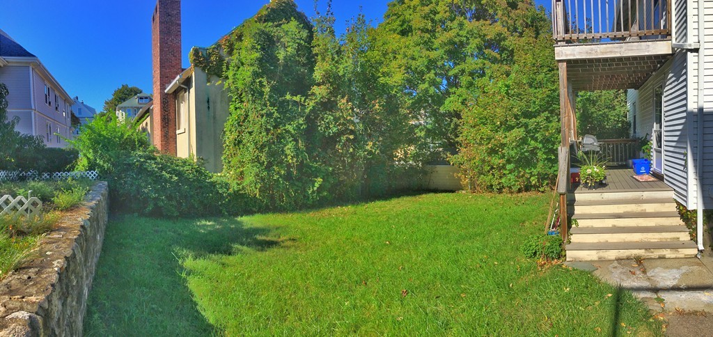 22 Oxford Ave, Belmont