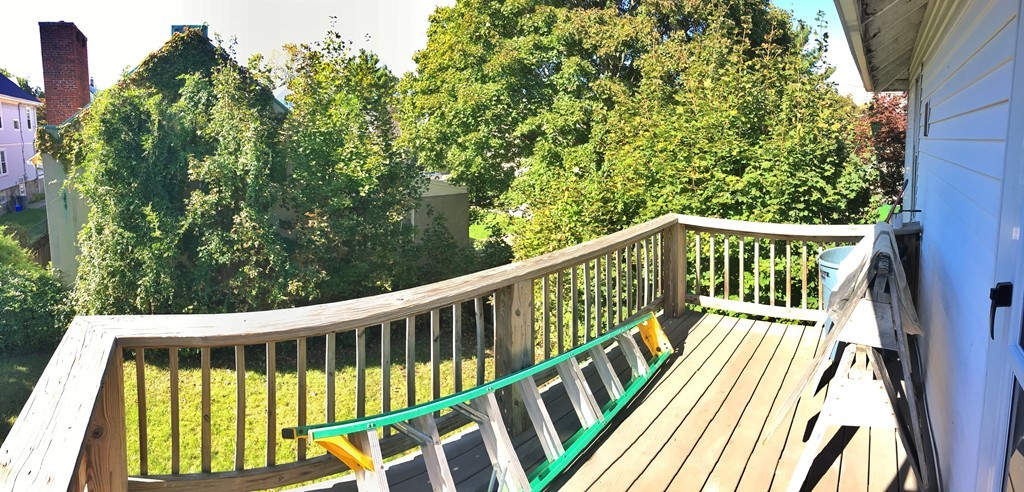 22 Oxford Ave, Belmont