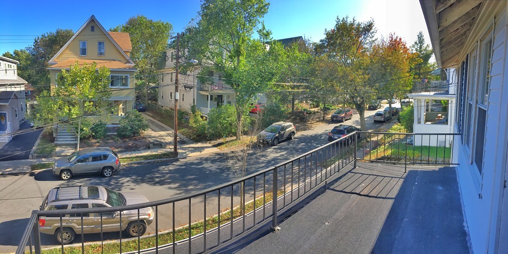 22 Oxford Ave, Belmont