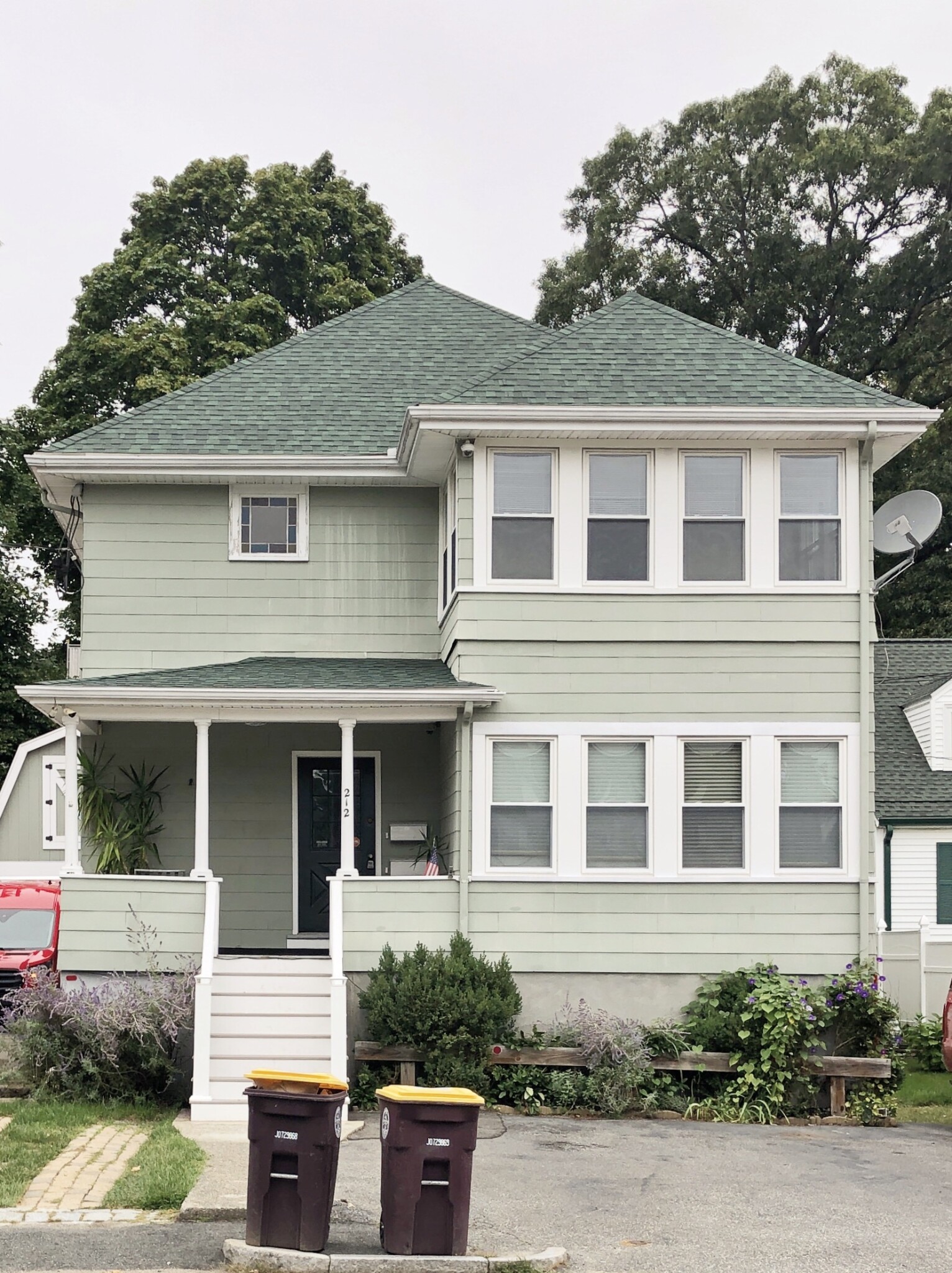 2 bed, 1 bath apartment for rent at 212 Evans St Unit 2, Weymouth — photo 1 of 19