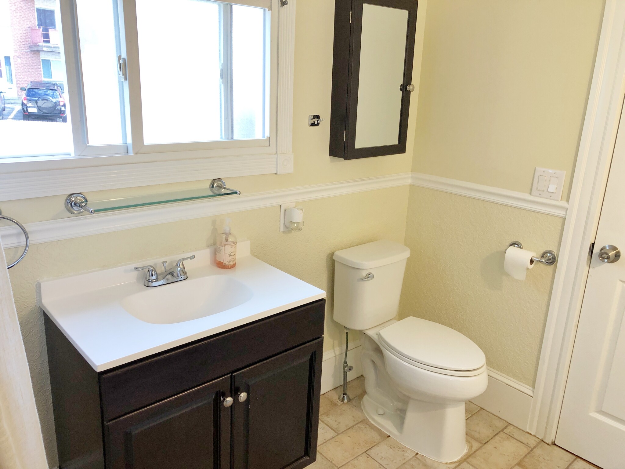 1 bed, 1 bath apartment for rent at 4 Riverside Sq Unit B, Hyde Park — photo 14 of 24