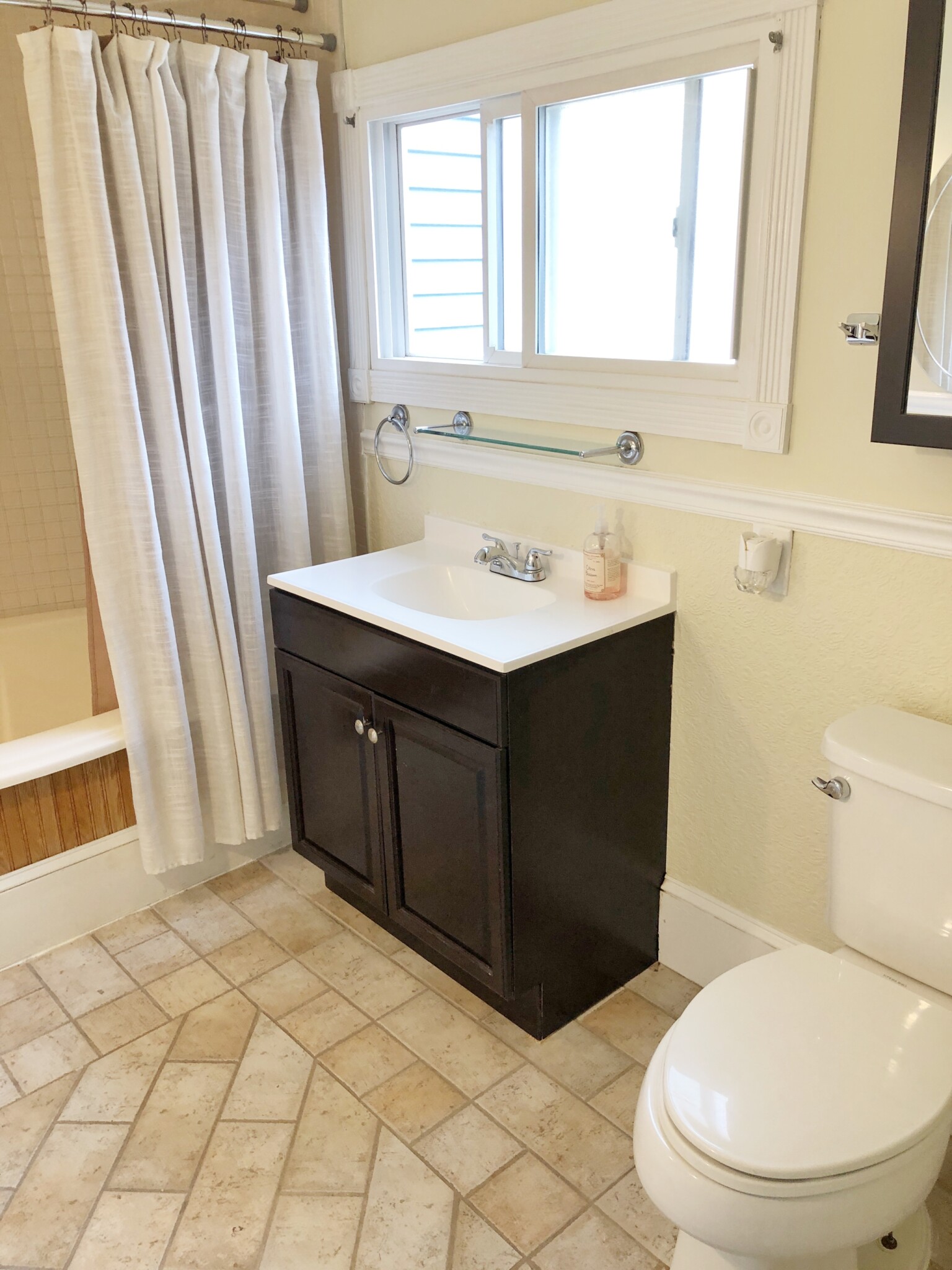 1 bed, 1 bath apartment for rent at 4 Riverside Sq Unit B, Hyde Park — photo 12 of 24
