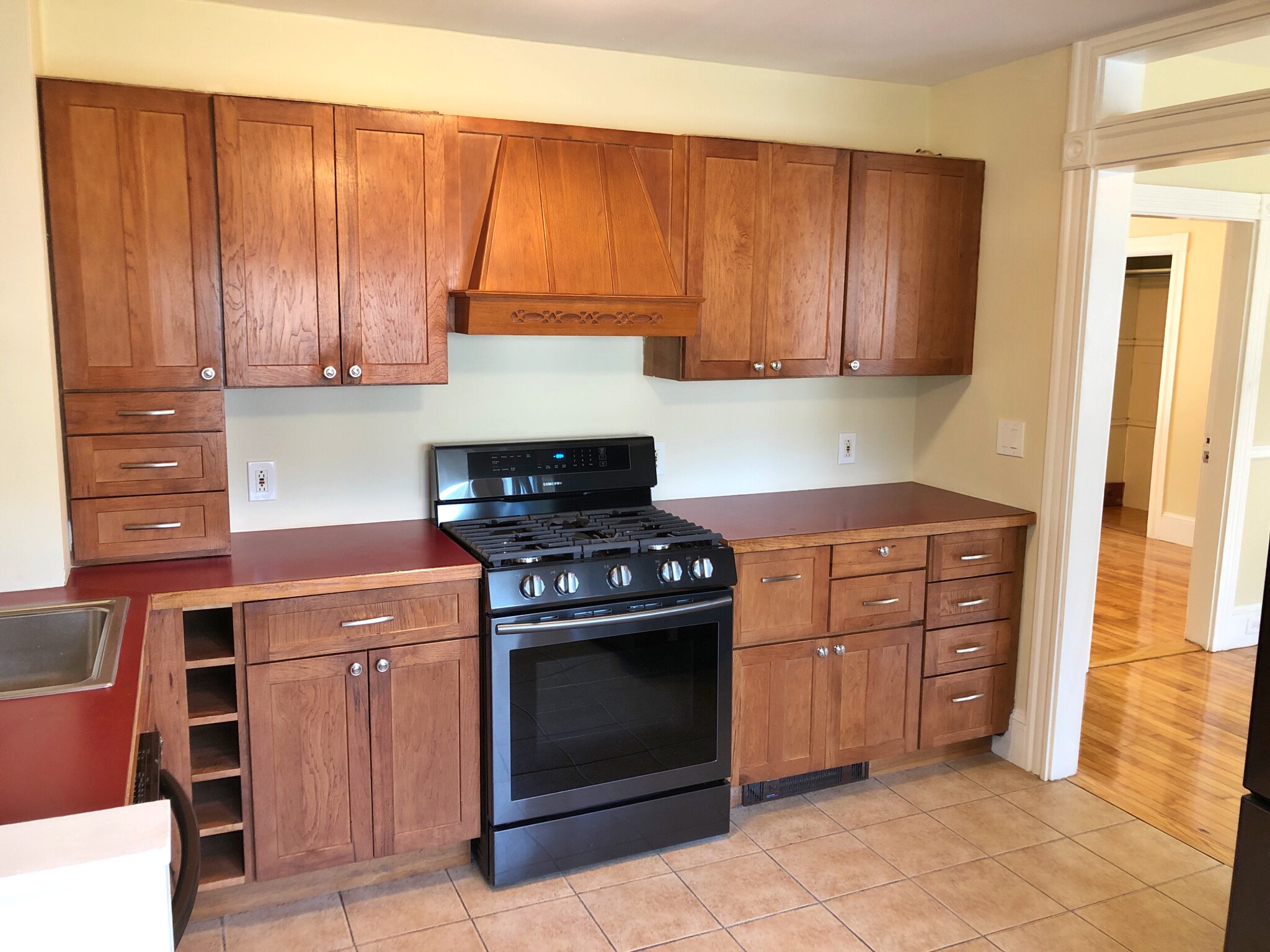 1 bed, 1 bath apartment for rent at 4 Riverside Sq Unit B, Hyde Park — photo 3 of 24