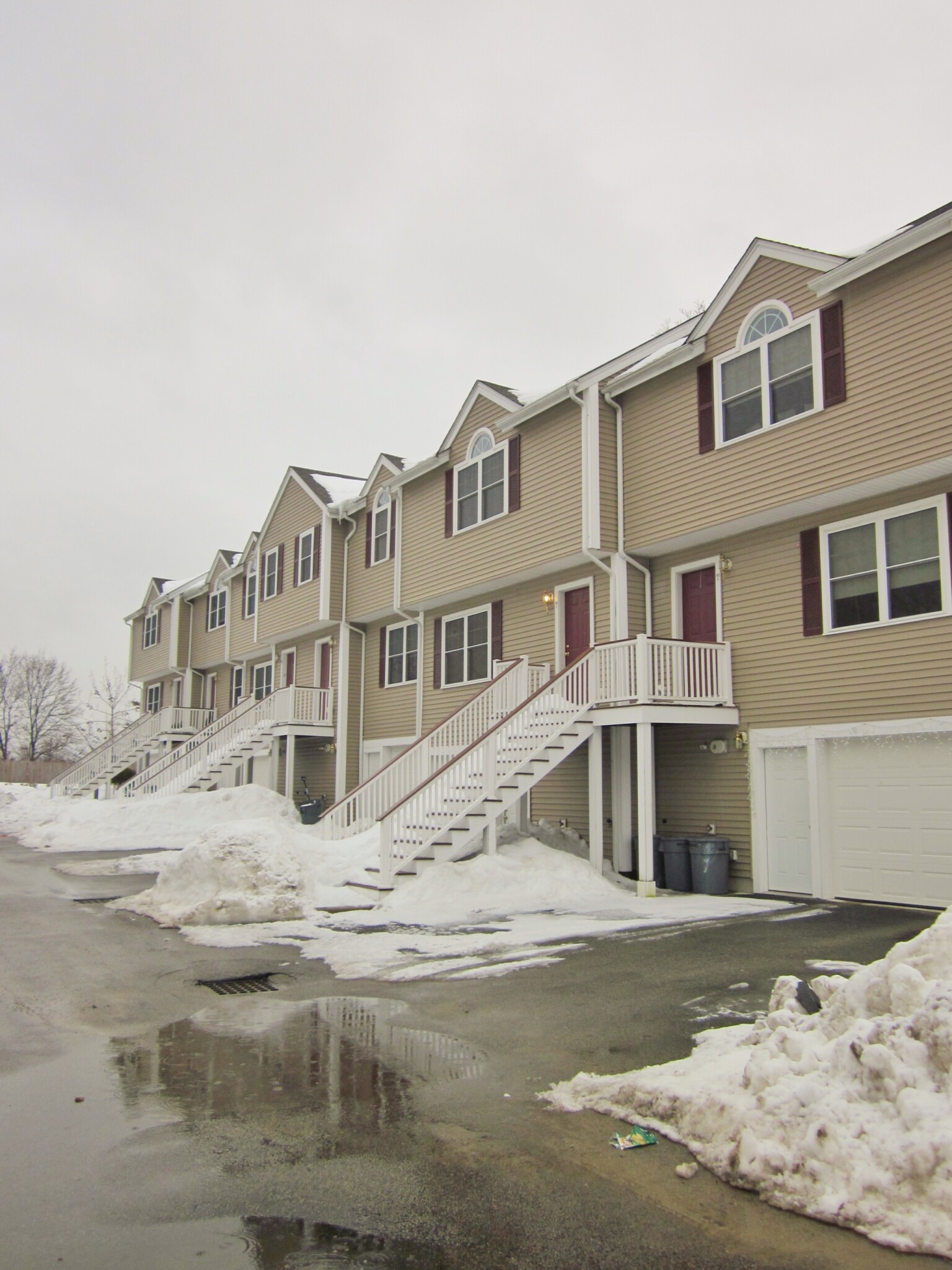 3 bed, 2 bath apartment for rent at 45 Prospect Hill St Unit E, Quincy — photo 1 of 24