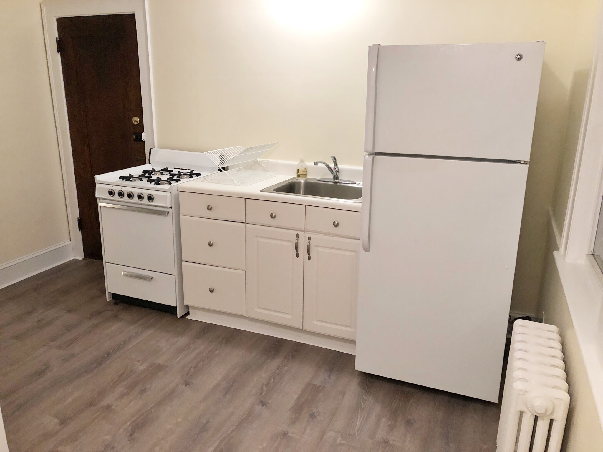 2 bed, 1 bath apartment for rent at 175 Putnam St Unit 2R, Quincy — photo 4 of 12
