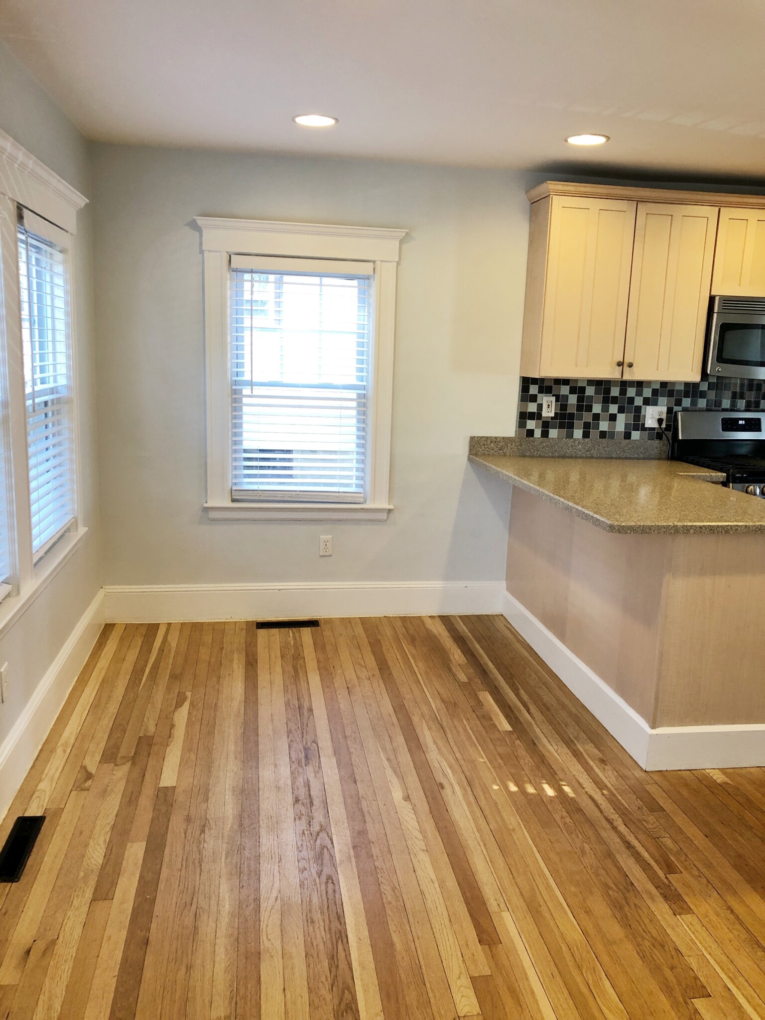 3 bed, 2 bath apartment for rent at 21 Edgemont Rd, Braintree — photo 8 of 33