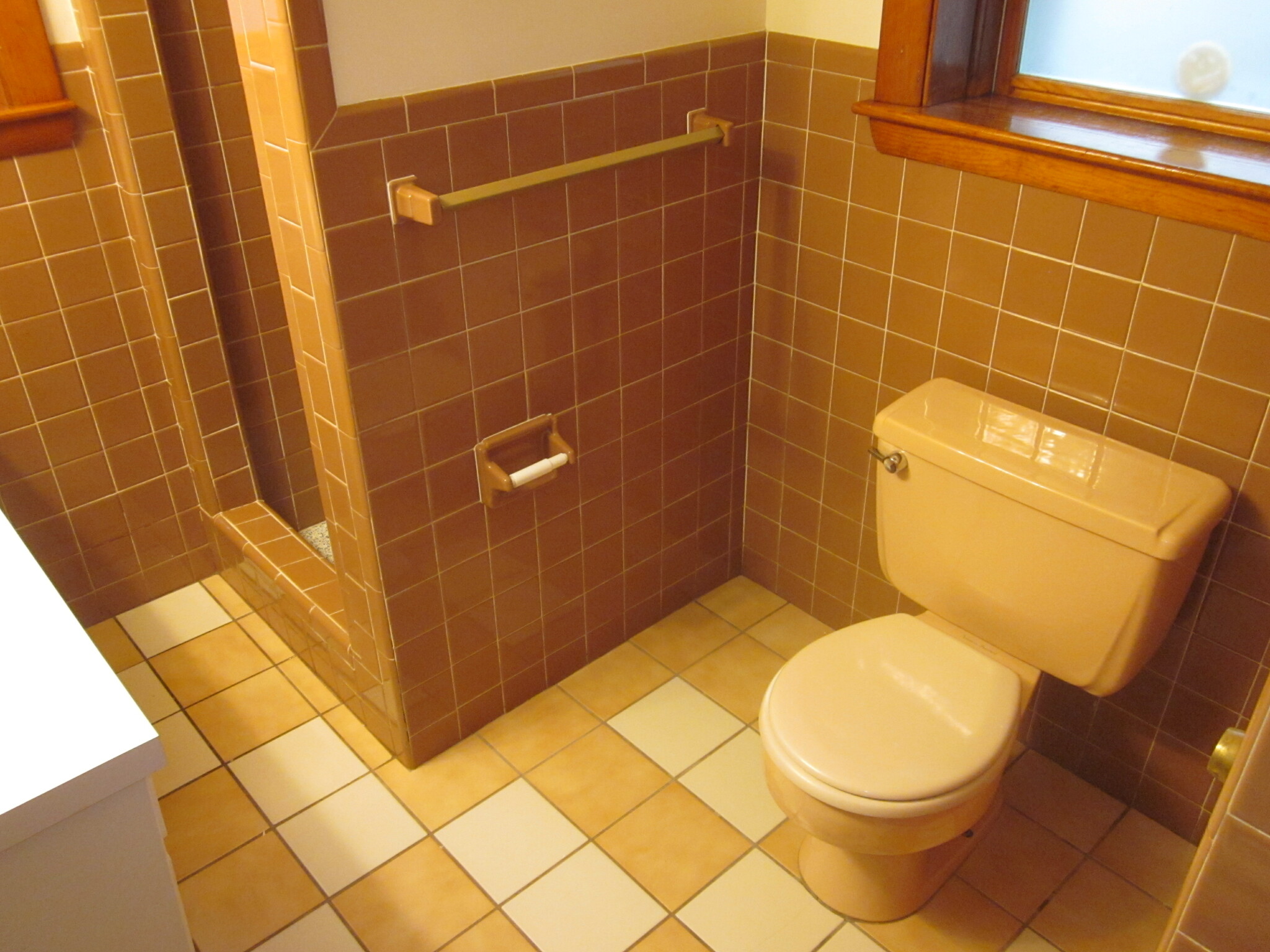 3 bed, 2 bath apartment for rent at 21 1st St Unit 5B, Quincy — photo 3 of 16