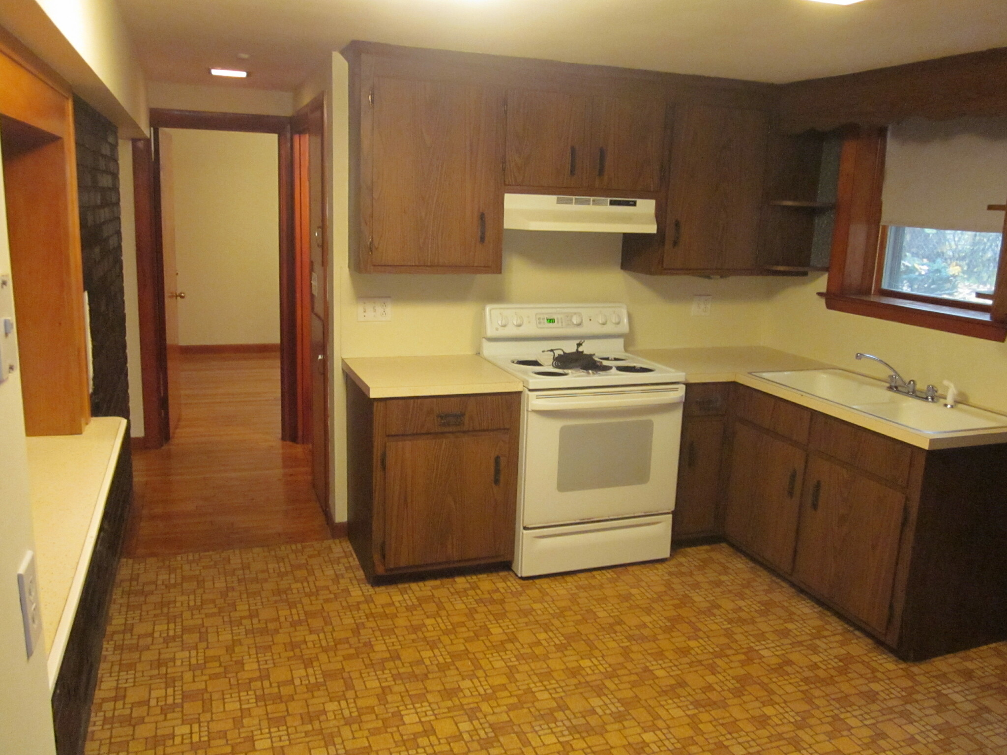 3 bed, 2 bath apartment for rent at 21 1st St Unit 5B, Quincy — photo 6 of 16