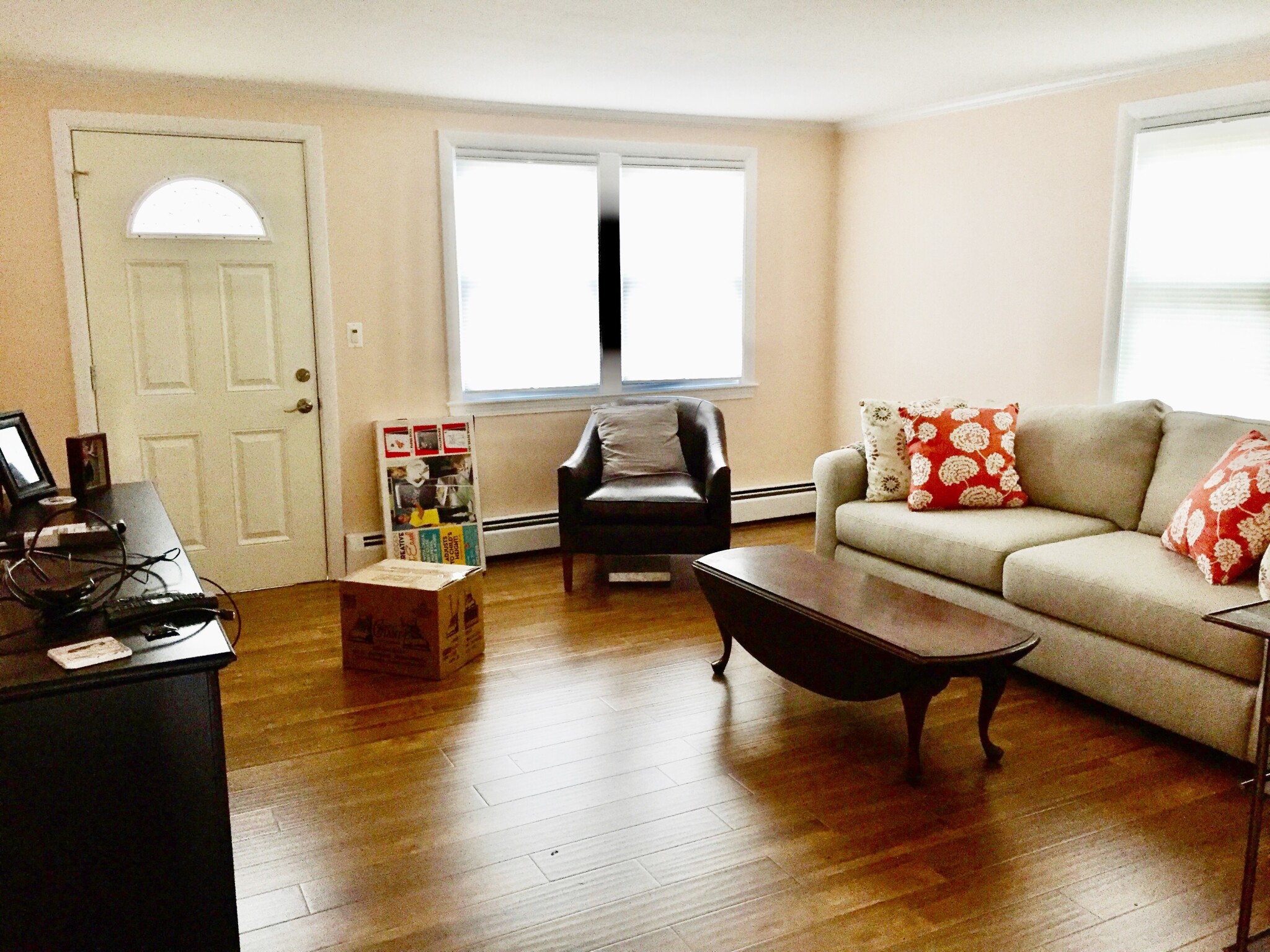 3 bed, 1 bath apartment for rent at 592 Saw Mill Brook Pkwy Unit 1, Newton — photo 5 of 10