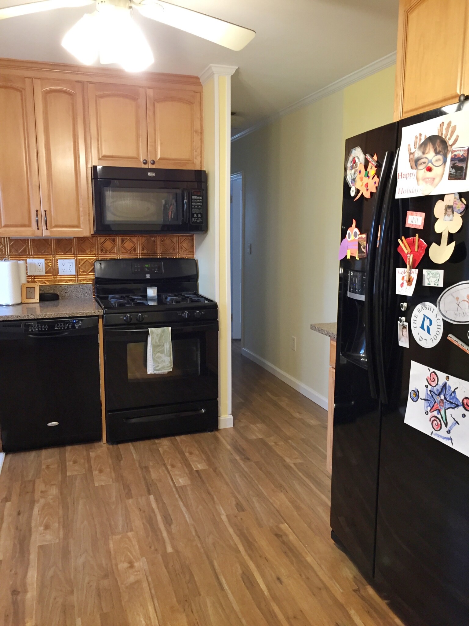 3 bed, 1 bath apartment for rent at 592 Saw Mill Brook Pkwy Unit 1, Newton — photo 3 of 10
