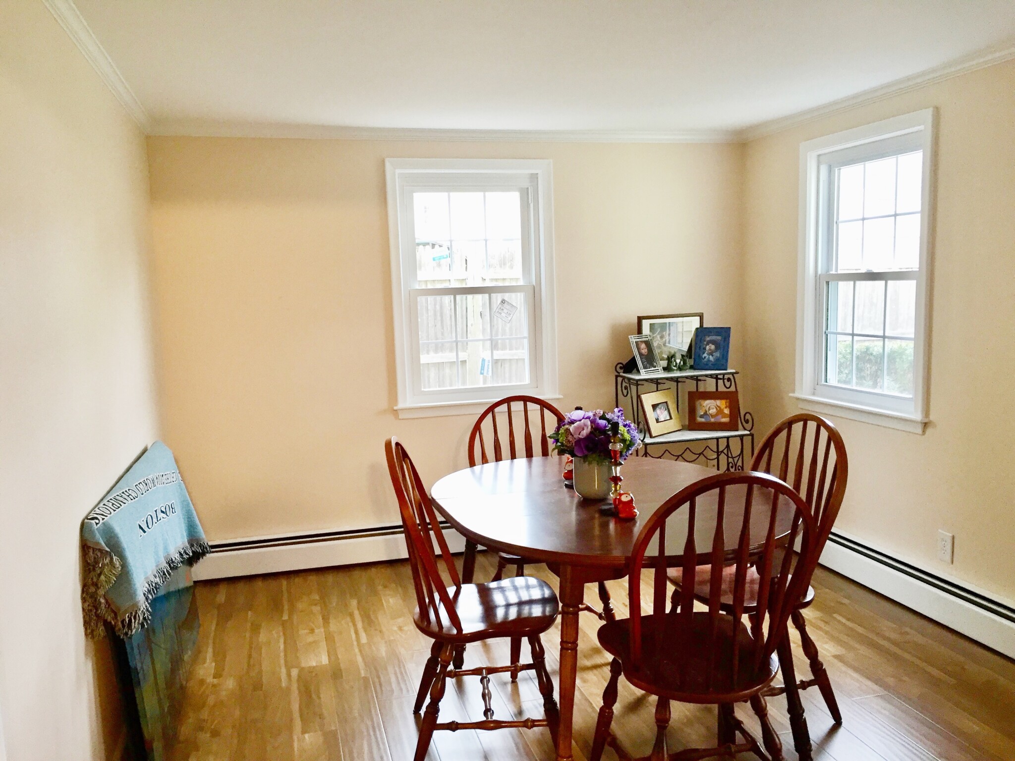 3 bed, 1 bath apartment for rent at 592 Saw Mill Brook Pkwy Unit 1, Newton — photo 6 of 10