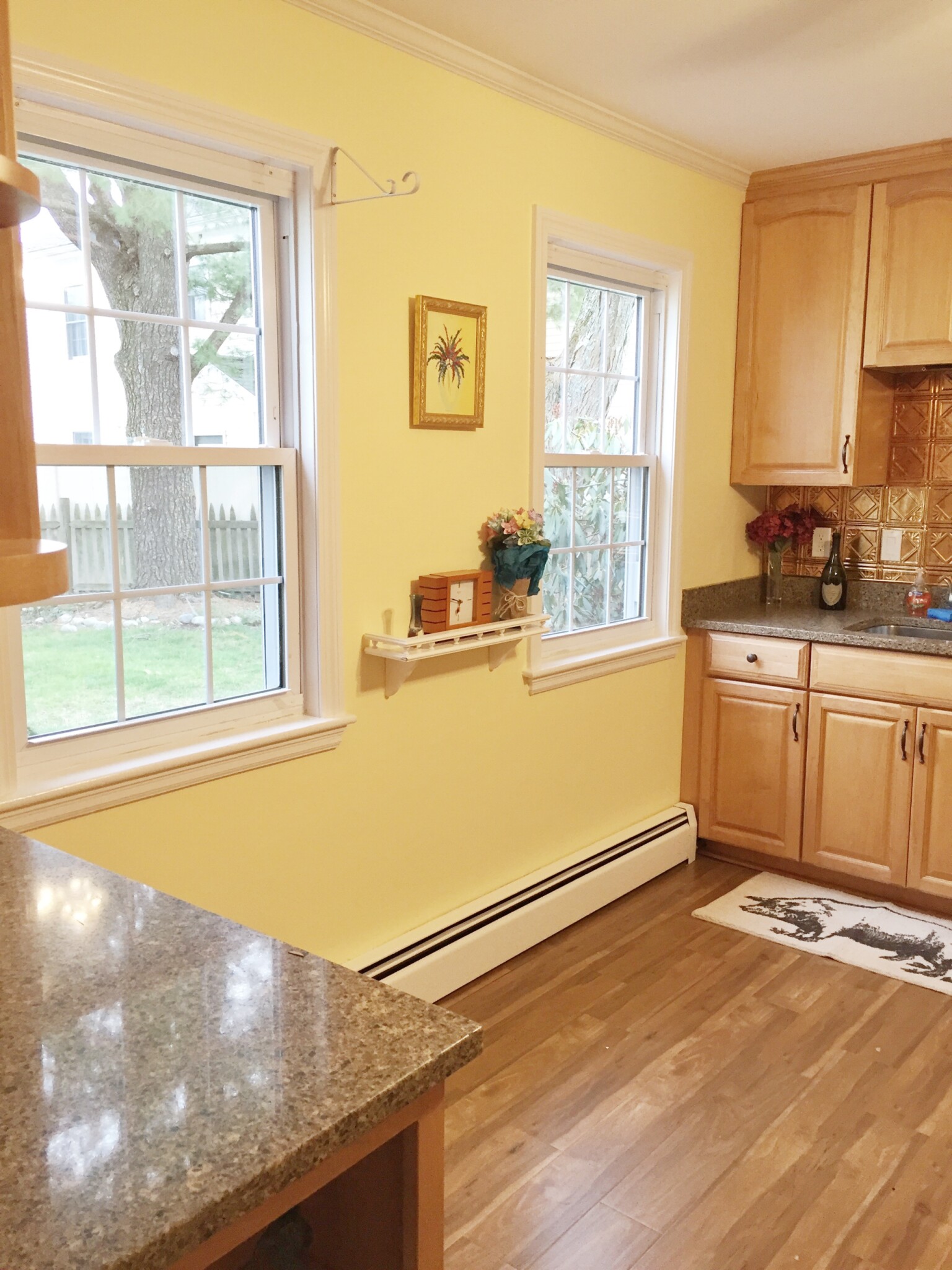 3 bed, 1 bath apartment for rent at 592 Saw Mill Brook Pkwy Unit 1, Newton — photo 4 of 10