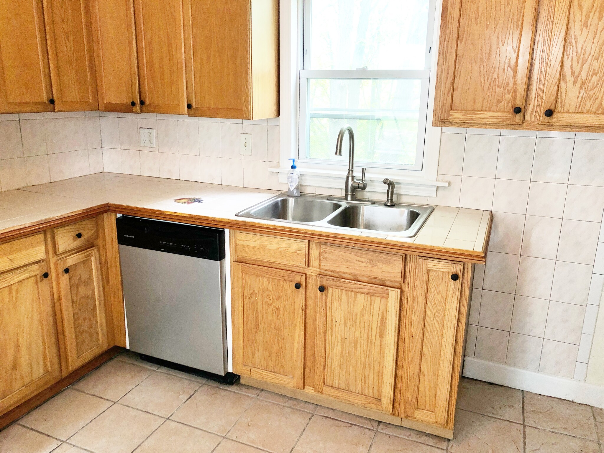 2 bed, 1 bath apartment for rent at 33 Vose Ave Unit 1, Hyde Park — photo 7 of 15