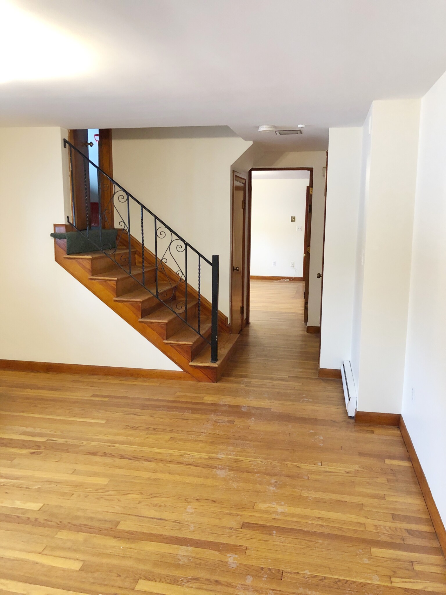3 bed, 2 bath apartment for rent at 21 1st St Unit B, Quincy — photo 4 of 23