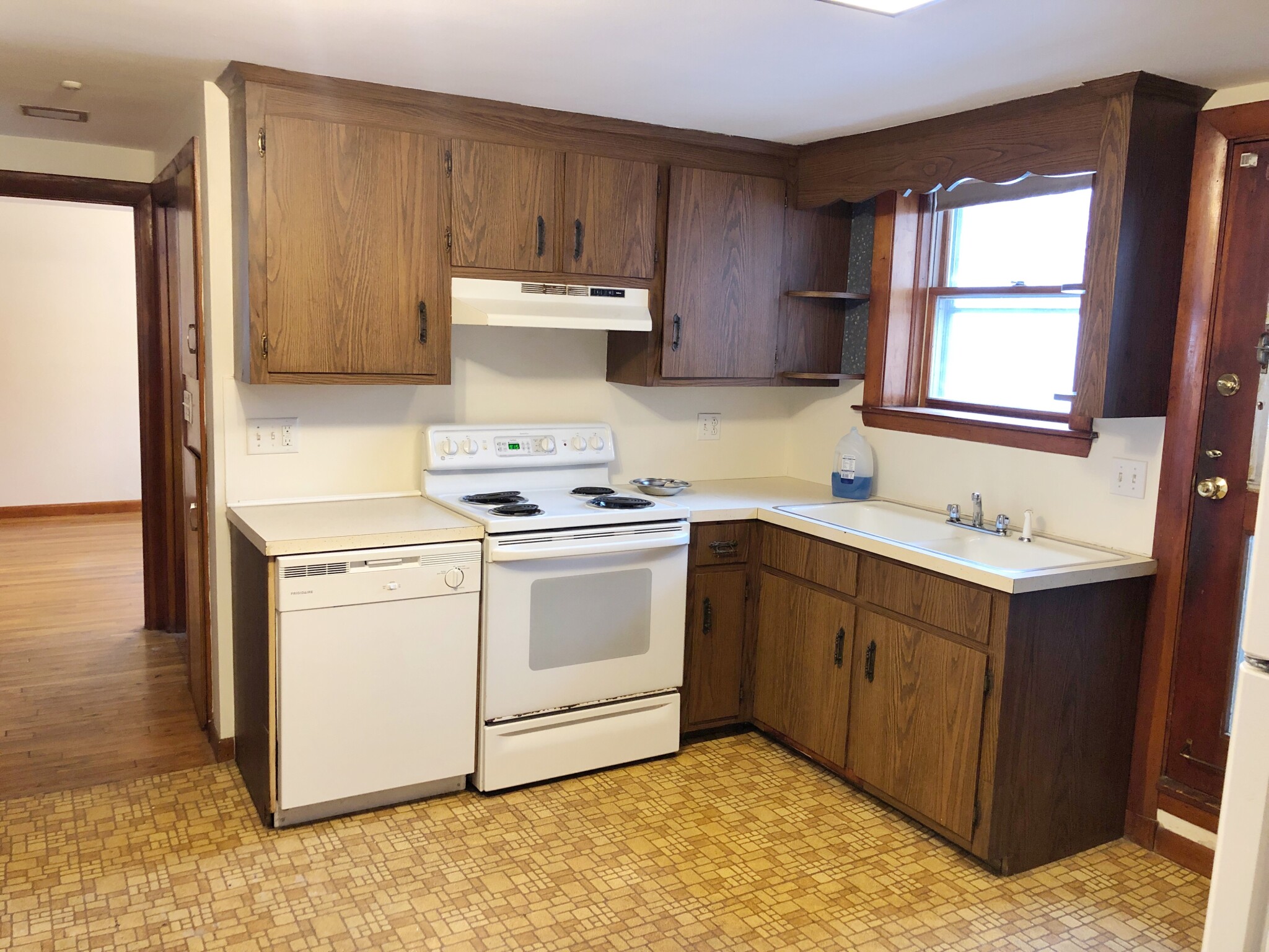 3 bed, 2 bath apartment for rent at 21 1st St Unit B, Quincy — photo 11 of 23