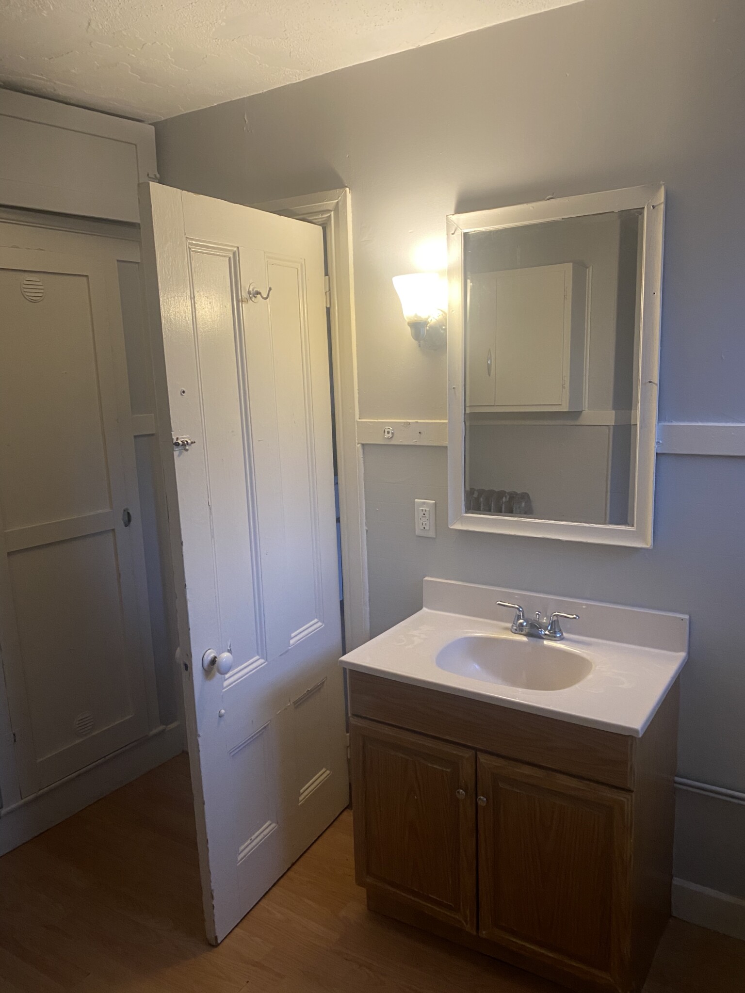 81 Grove St, Bridgewater