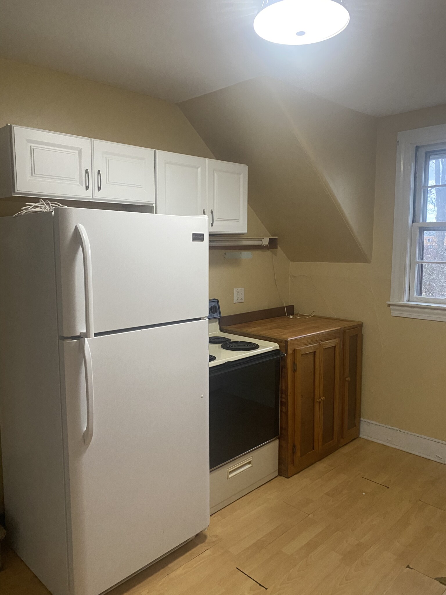 81 Grove St, Bridgewater