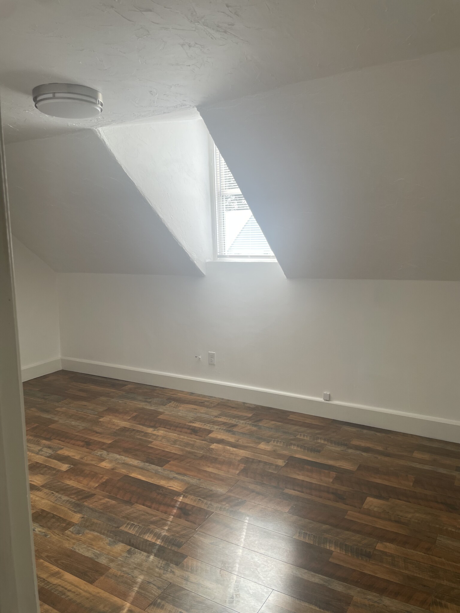 4 Mount Hope St, Dedham