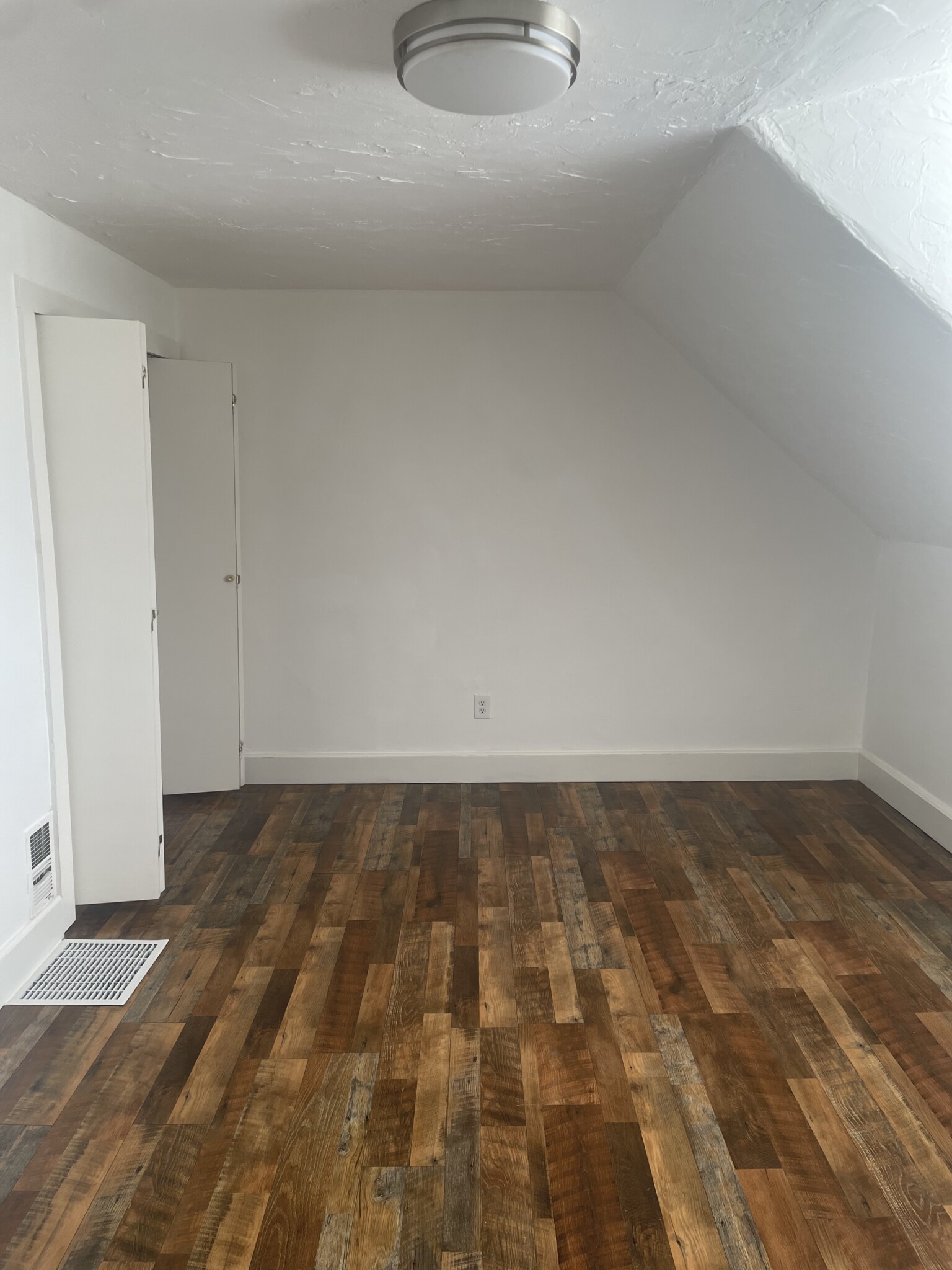 4 Mount Hope St, Dedham