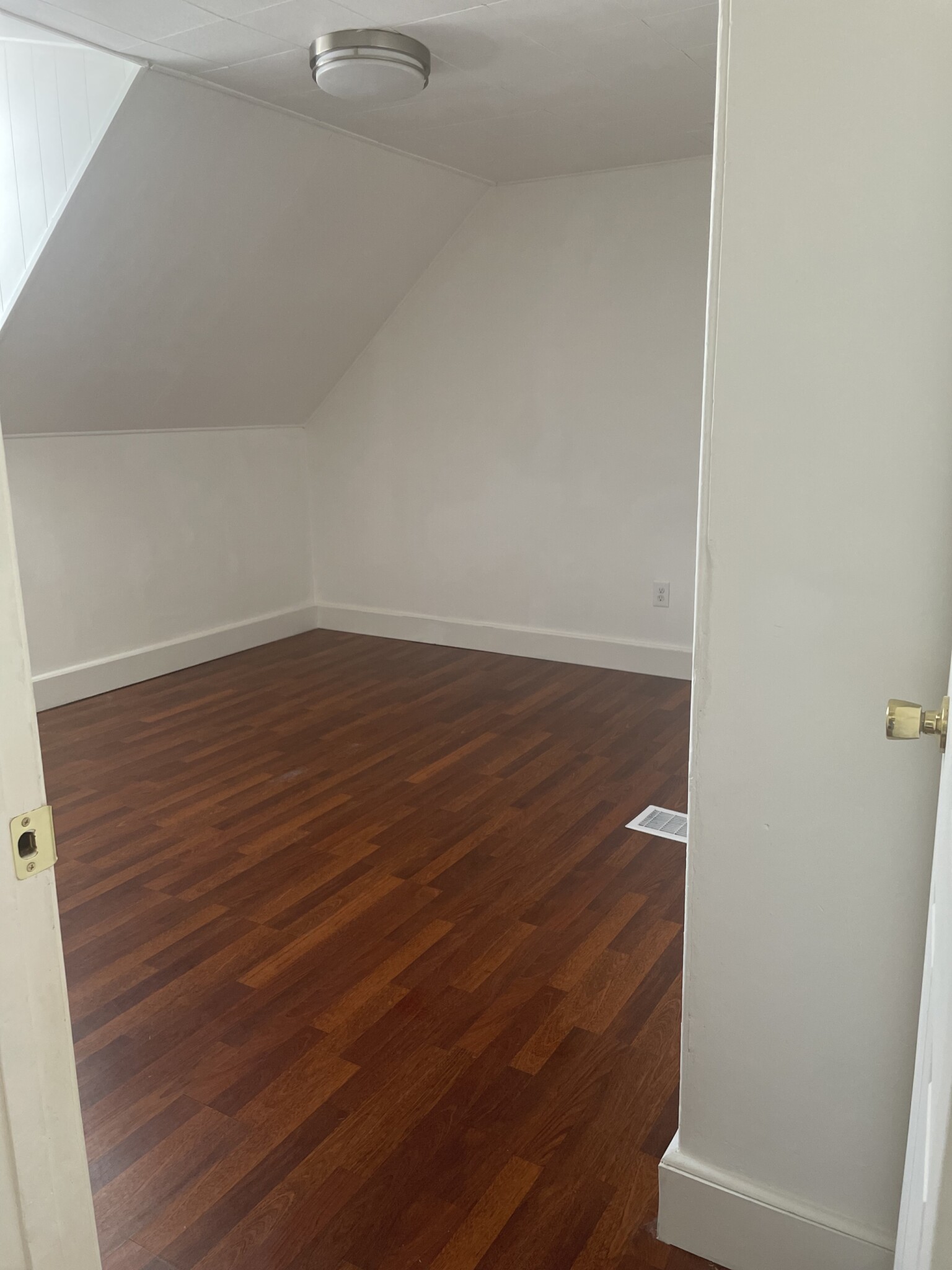 4 Mount Hope St, Dedham