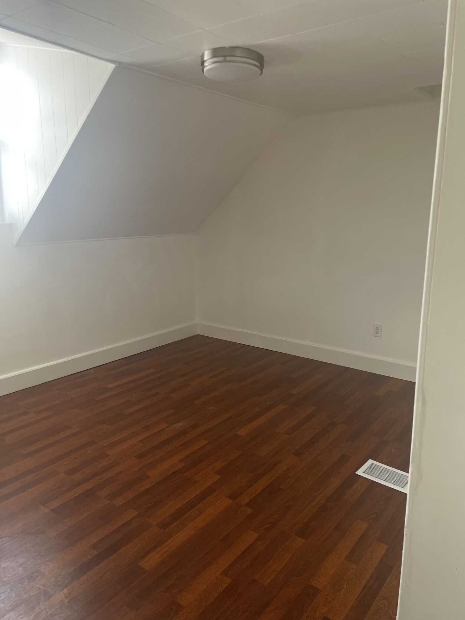 4 Mount Hope St, Dedham