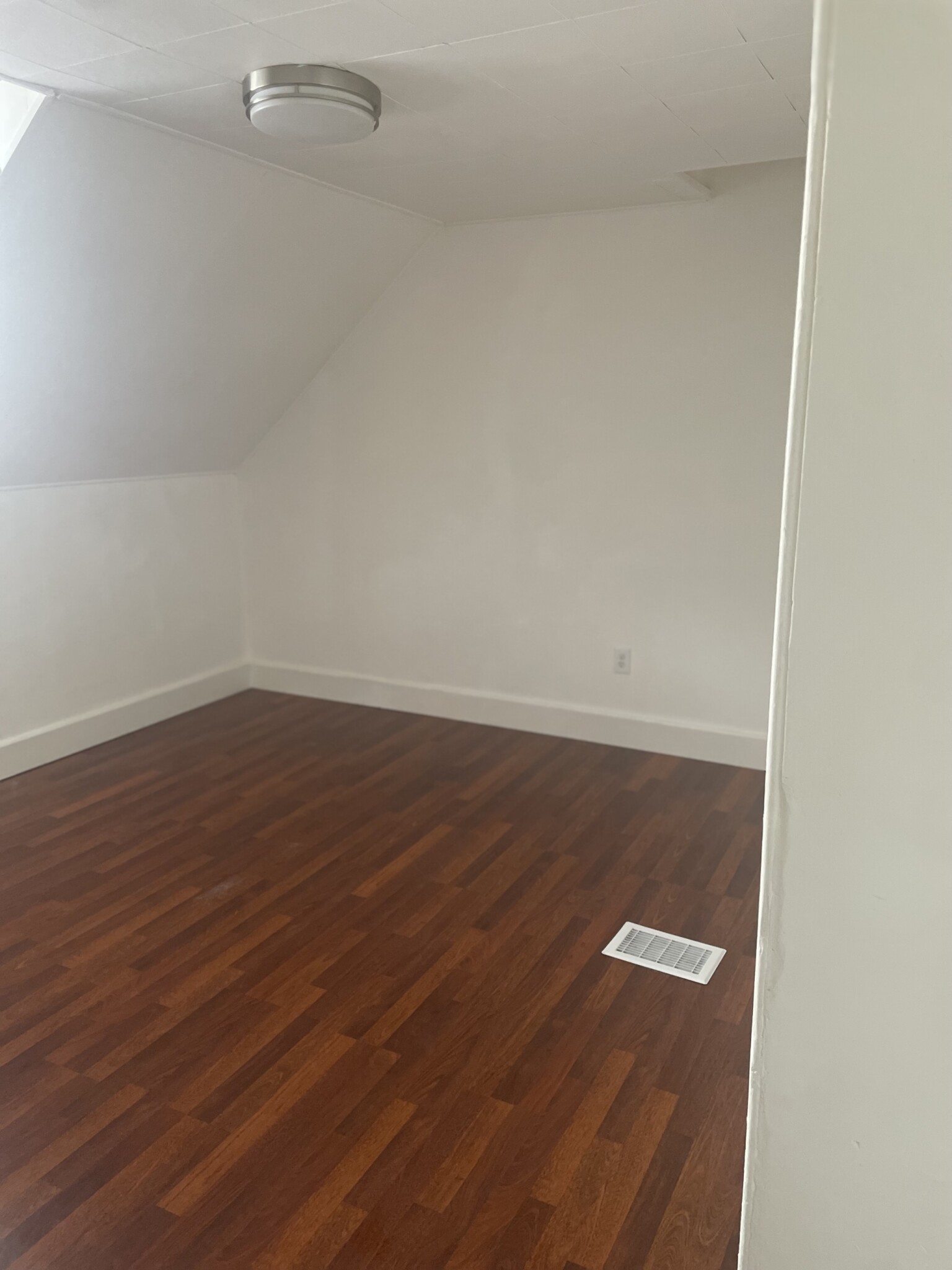 4 Mount Hope St, Dedham