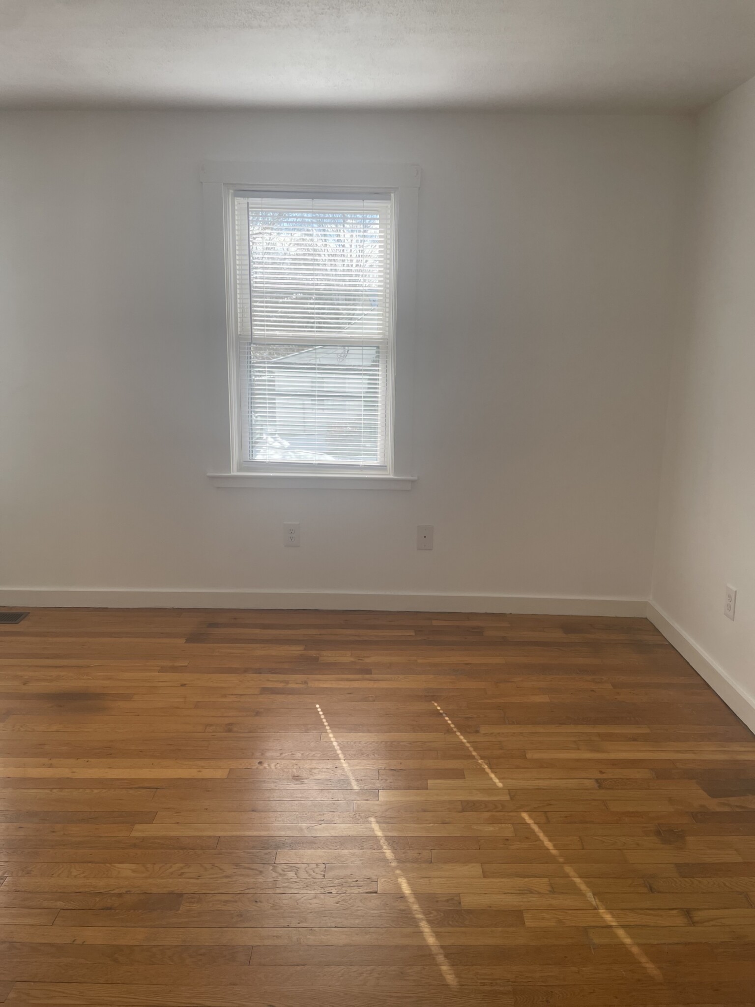 4 Mount Hope St, Dedham