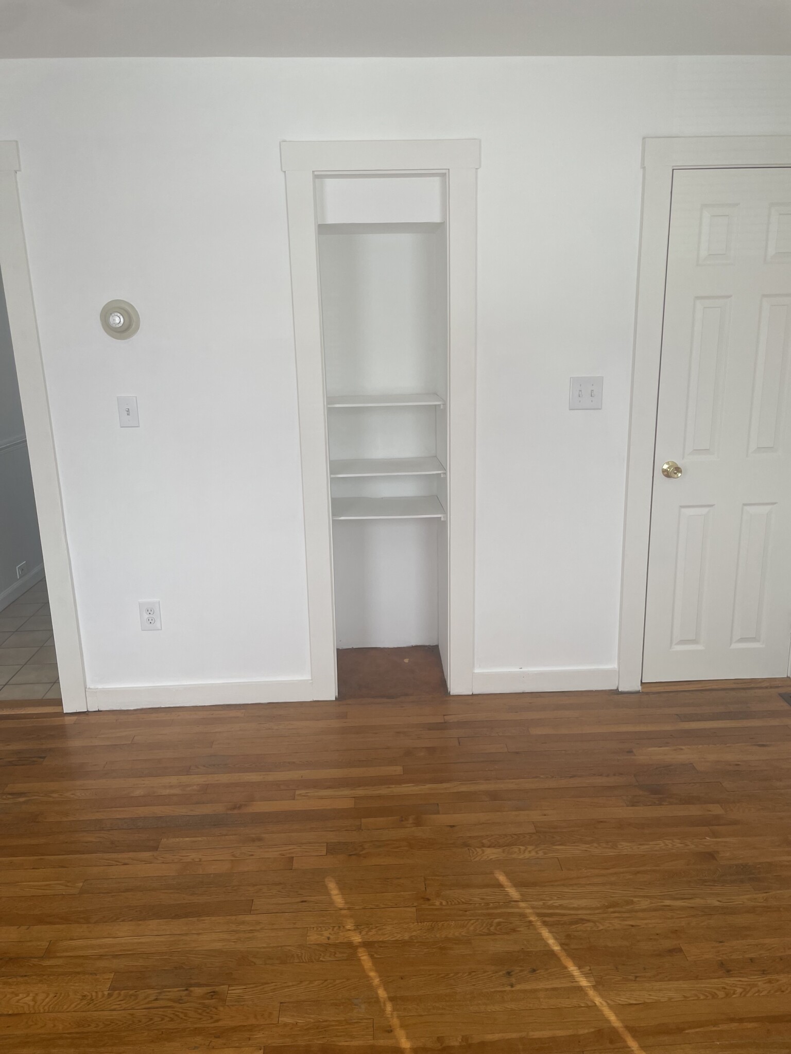 4 Mount Hope St, Dedham