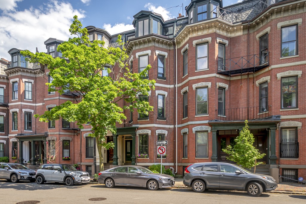 2 bed, 2 bath apartment for rent at 60 Chandler St Unit 1, South End — photo 1 of 17