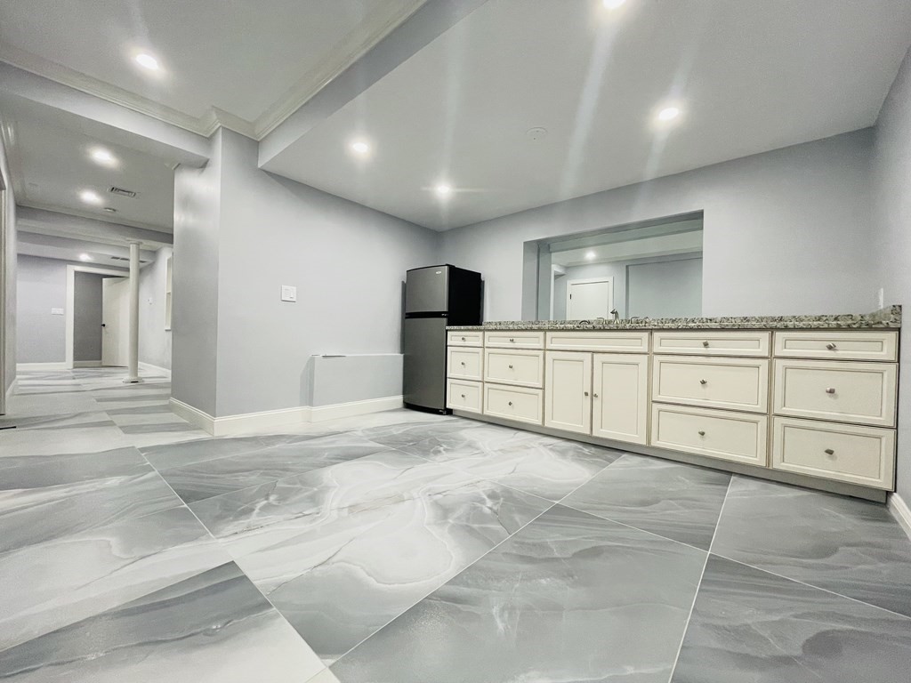 5 bed, 4+ bath apartment for rent at 28 Wolcott Rd Unit 28, Chestnut Hill — photo 14 of 24