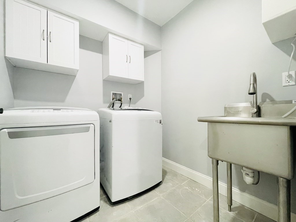 5 bed, 4+ bath apartment for rent at 28 Wolcott Rd Unit 28, Chestnut Hill — photo 17 of 24