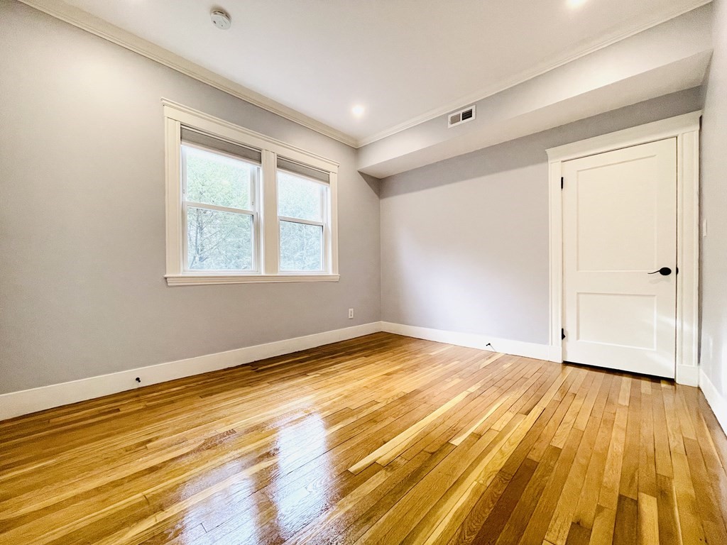 5 bed, 4+ bath apartment for rent at 28 Wolcott Rd Unit 28, Chestnut Hill — photo 7 of 24