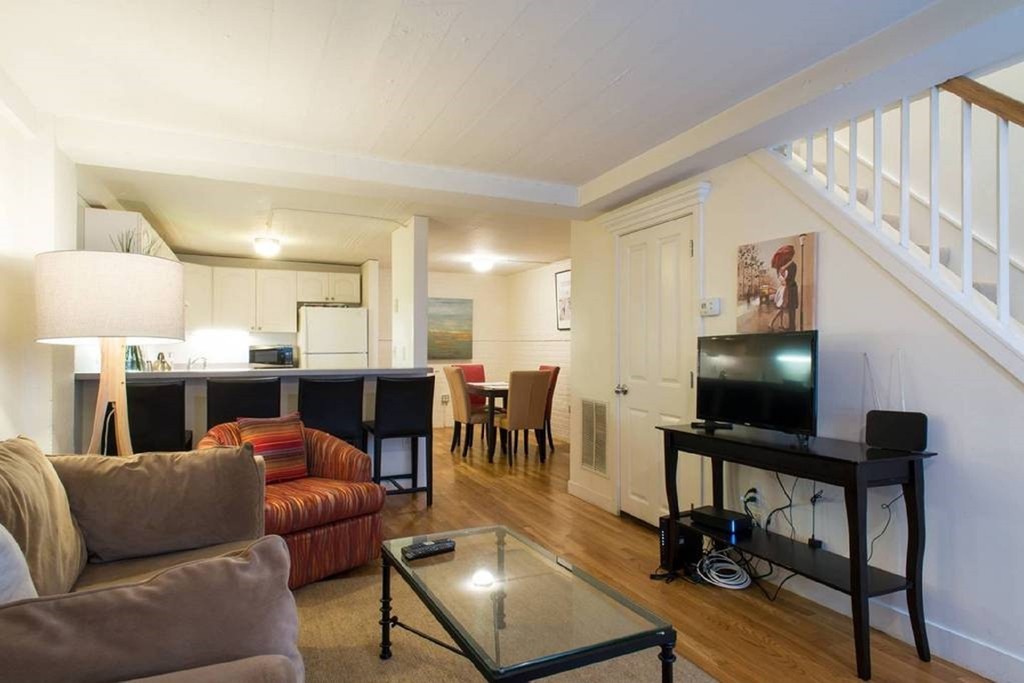 28 Piedmont St, Back Bay