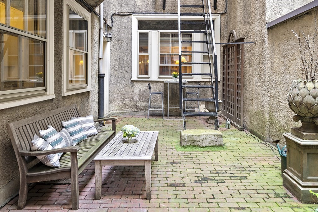 95 Beacon St, Beacon Hill