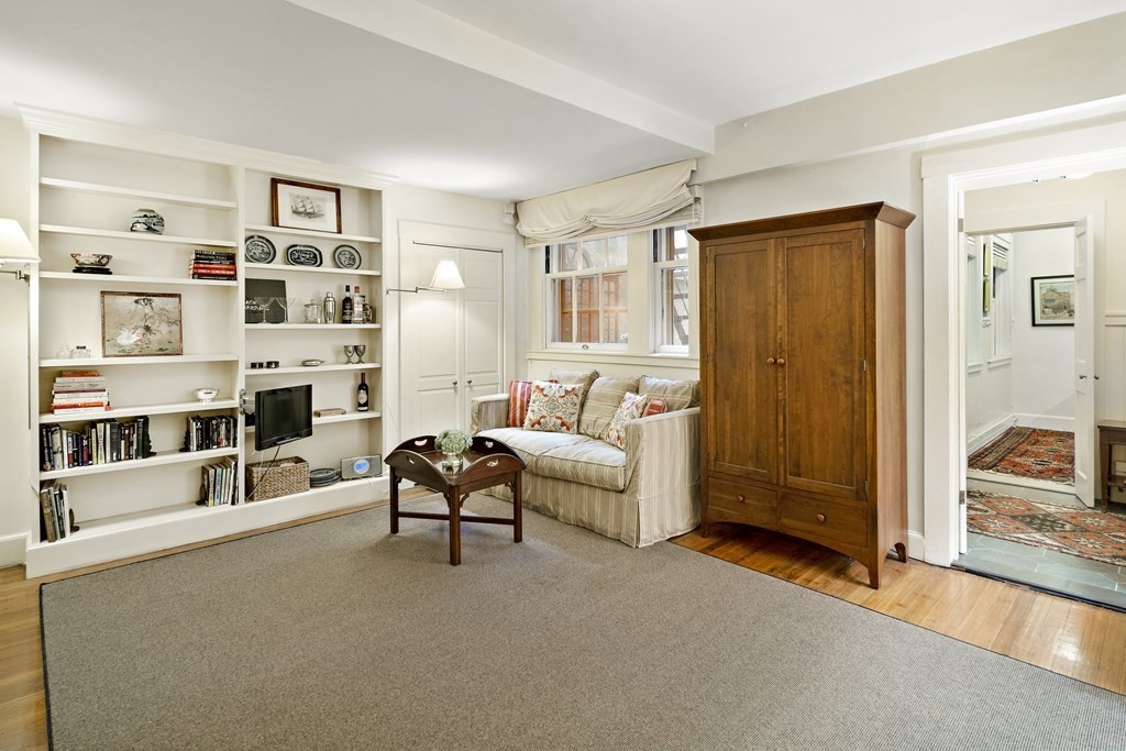 95 Beacon St, Beacon Hill