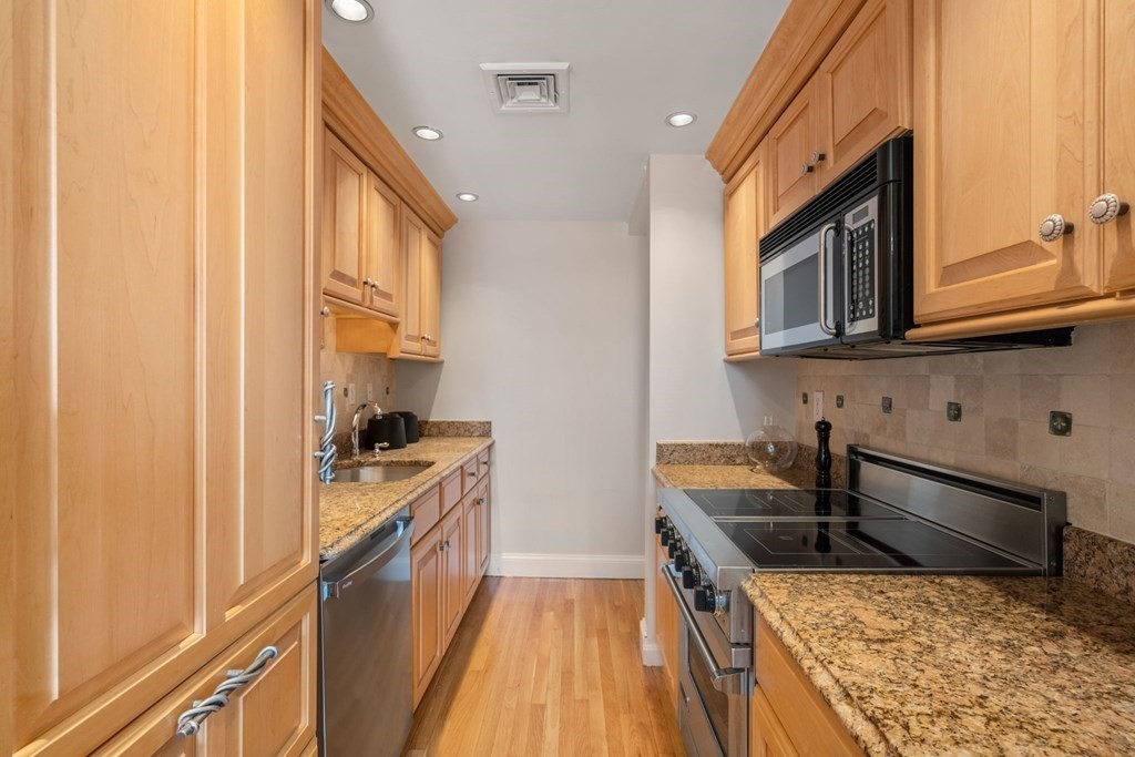 84 Commonwealth Ave, Back Bay