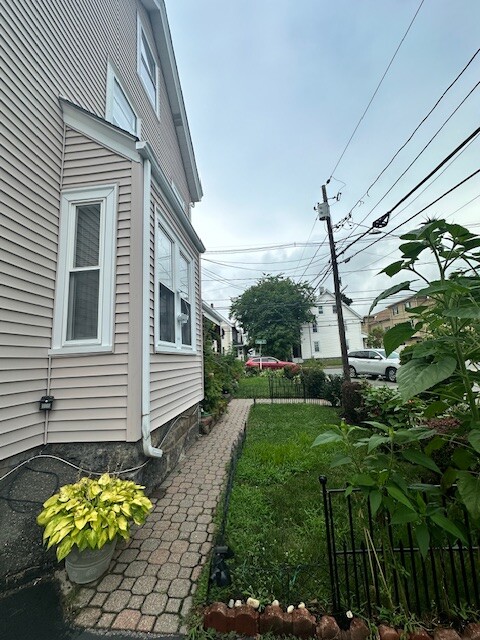 5 Clinton St, Nonantum